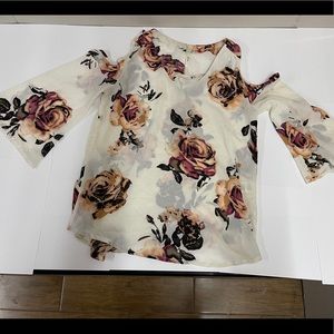 S Peep shoulder Floral Blouse